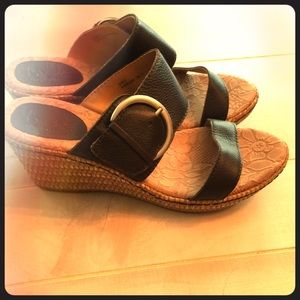 B.O.C Born Concept women’s sandals. Brown size 8